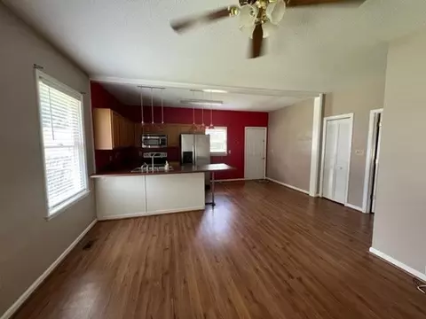 509 W E St, Erwin, NC 28339 photo 2