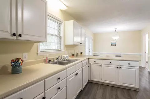 210 S Maple Ave, Kenly, NC 27542 photo 14