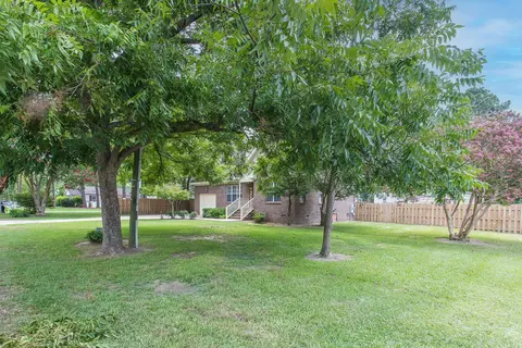 210 S Maple Ave, Kenly, NC 27542 photo 4