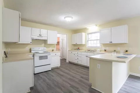 210 S Maple Ave, Kenly, NC 27542 photo 10
