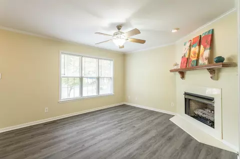 210 S Maple Ave, Kenly, NC 27542 photo 9