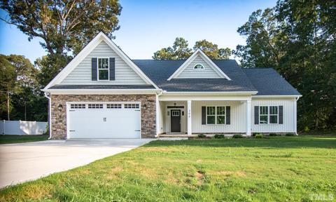 300 Rolling Oaks Ln, Benson, NC 27504 photo 1