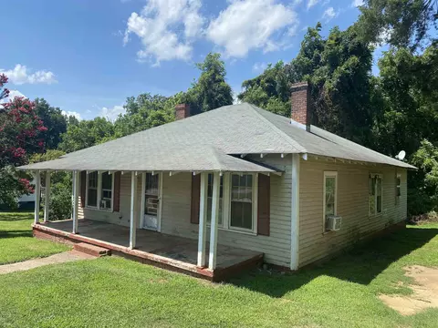 146 Maple St, Roxboro, NC 27573 photo 2