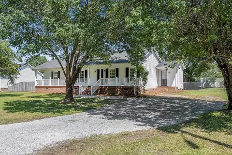 614 Mckay St, Erwin, NC 28339 photo 2