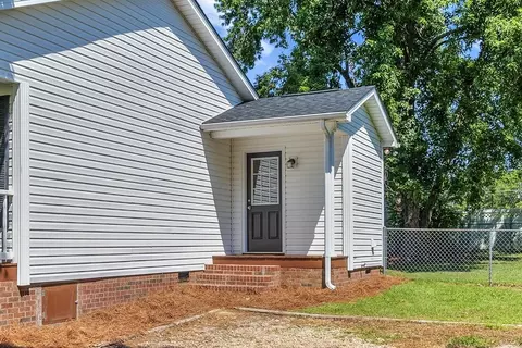 614 Mckay St, Erwin, NC 28339 photo 6