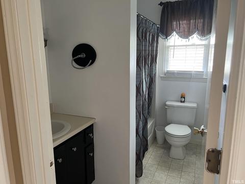 405 W C St, Erwin, NC 28339 photo 9