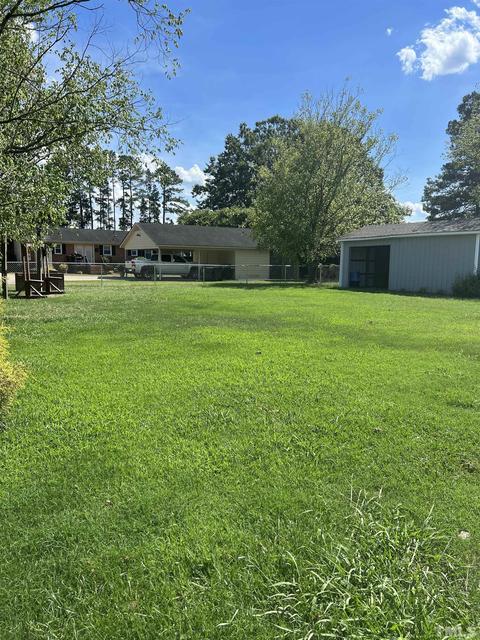 405 W C St, Erwin, NC 28339 photo 2