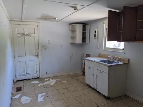1700 Queen St E, Wilson, NC 27893 photo 3
