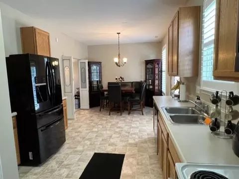 8 Crescent Hill Ct, Durham, NC 27704 photo 13