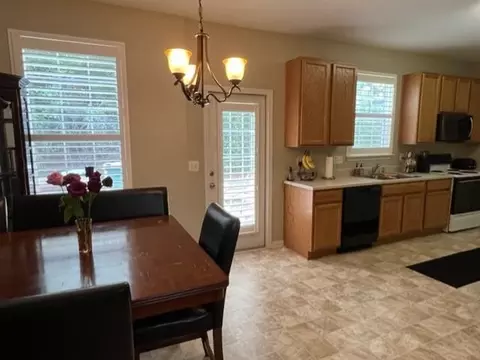 8 Crescent Hill Ct, Durham, NC 27704 photo 12