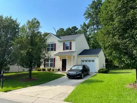 8 Crescent Hill Ct, Durham, NC 27704 photo 2