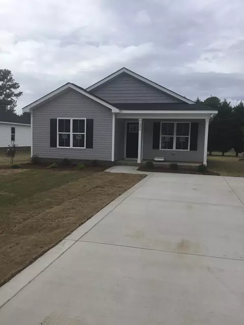 205 N Mclamb St, Benson, NC 27504 photo 2