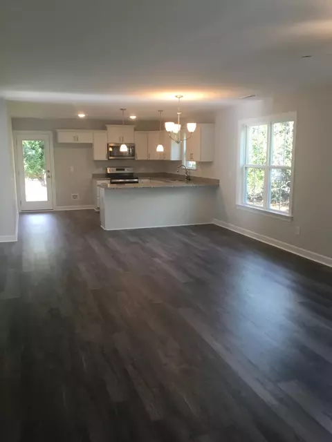 205 N Mclamb St, Benson, NC 27504 photo 9