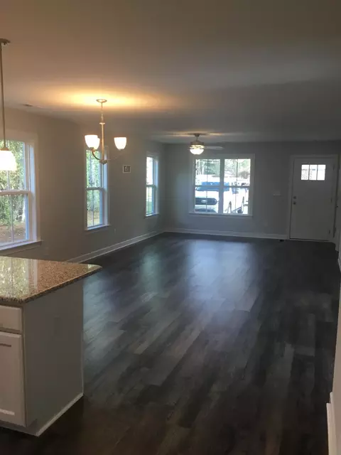 205 N Mclamb St, Benson, NC 27504 photo 6