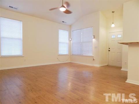 1009 Crimson Dr, Durham, NC 27713 photo 2
