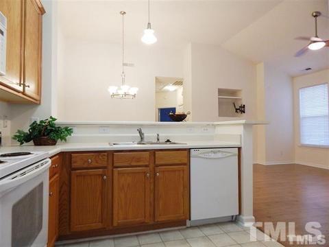 1009 Crimson Dr, Durham, NC 27713 photo 5