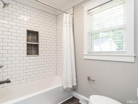 605 E Pine St, Graham, NC 27253 photo 34