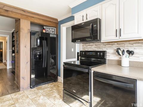 605 E Pine St, Graham, NC 27253 photo 18