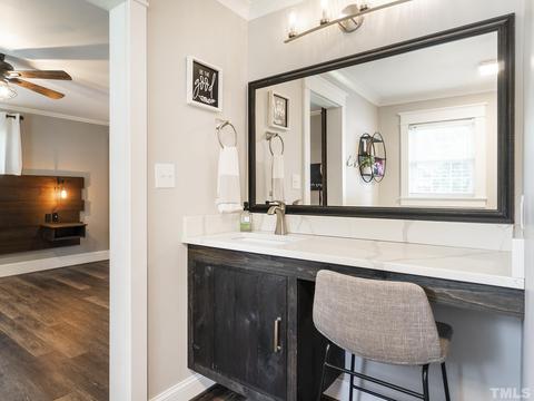 605 E Pine St, Graham, NC 27253 photo 33