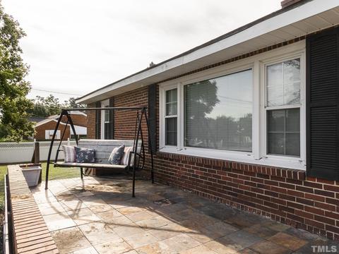 605 E Pine St, Graham, NC 27253 photo 7
