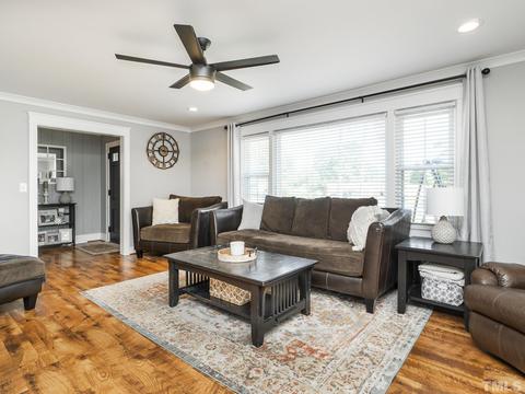 605 E Pine St, Graham, NC 27253 photo 9