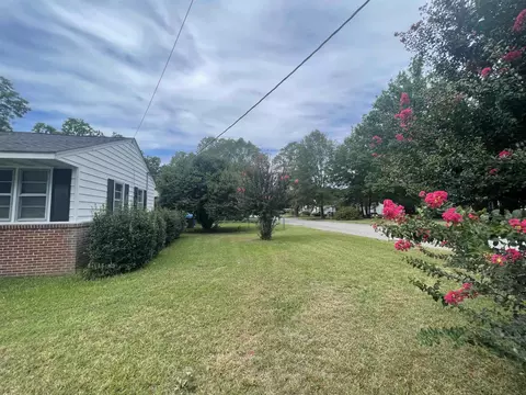 102 E Griswold St, Selma, NC 27576 photo 6