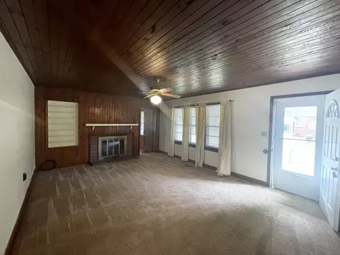 102 E Griswold St, Selma, NC 27576 photo 9
