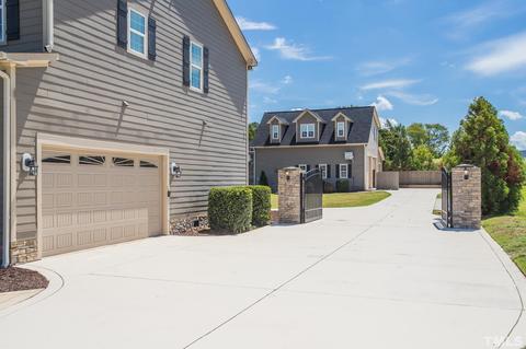 116 Crownview Ln, Dunn, NC 28334 photo 4