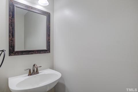 403 Glenview Ln, Durham, NC 27703 photo 8