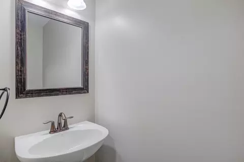 403 Glenview Ln, Durham, NC 27703 photo 8