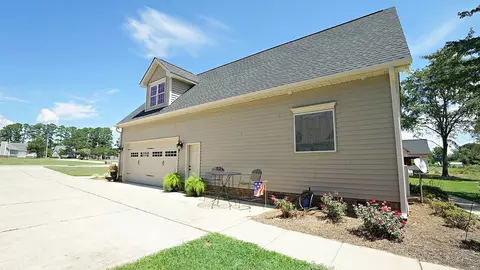 514 S Lincoln St, Benson, NC 27504 photo 5
