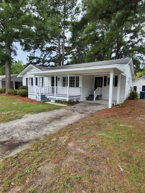 509 Saints St, Dunn, NC 28334 photo 2