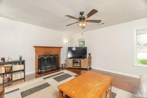 3659 Epperly Ct, Raleigh, NC 27616 photo 5