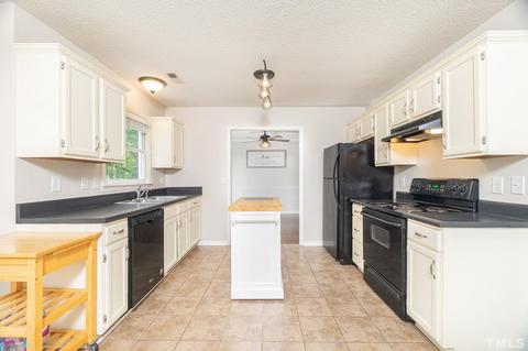 3659 Epperly Ct, Raleigh, NC 27616 photo 12