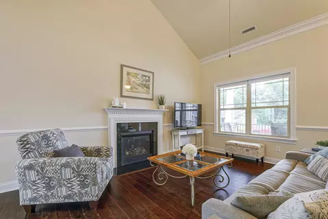 122 Colonade Ct, Benson, NC 27504 photo 7