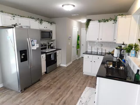 28 Cornfield Ln, Benson, NC 27504 photo 5