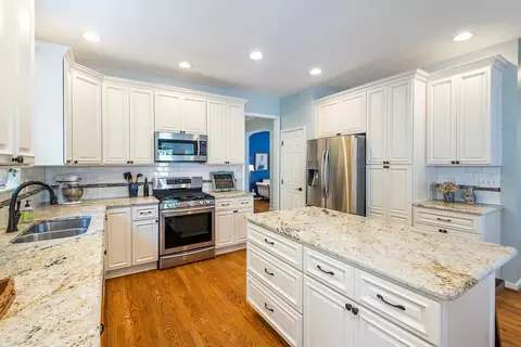 4701 Regency Dr, Durham, NC 27713 photo 4