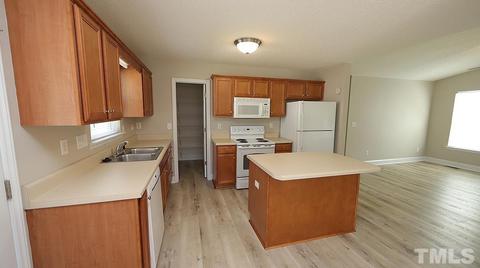 523 Finley St, Durham, NC 27705 photo 4