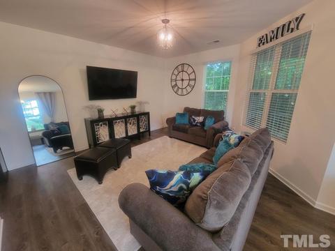4355 Flintlock Ln, Durham, NC 27704 photo 4