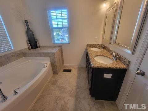 4355 Flintlock Ln, Durham, NC 27704 photo 14