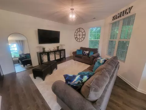 4355 Flintlock Ln, Durham, NC 27704 photo 4
