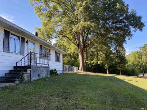 1506 Stallings Rd, Durham, NC 27703 photo 2