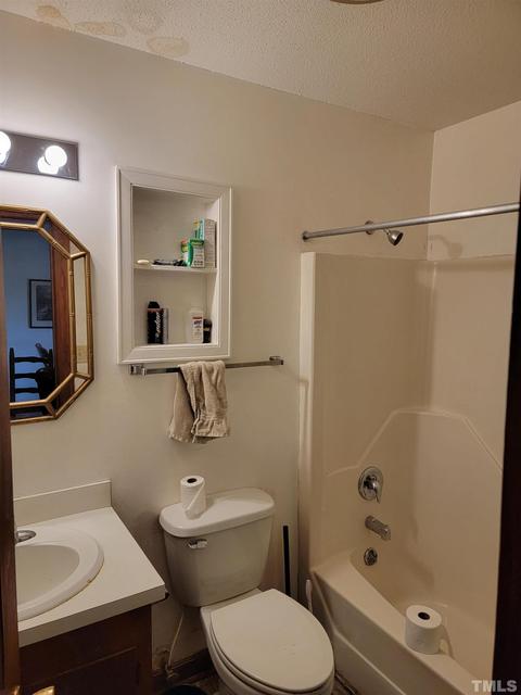 6061 Old Fairground Rd, Benson, NC 27504 photo 18
