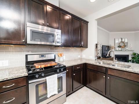 2450 Baslow Dr, Apex, NC 27539 photo 3