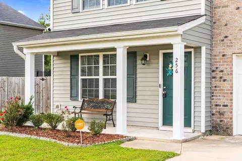 256 Botanical Ct, Bunnlevel, NC 28323 photo 3