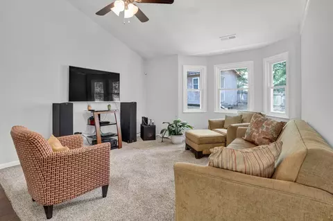 811 Alpha Dr, Durham, NC 27703 photo 3