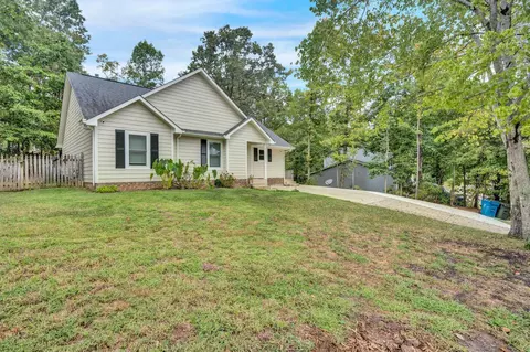 811 Alpha Dr, Durham, NC 27703 photo 2