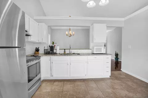 811 Alpha Dr, Durham, NC 27703 photo 6