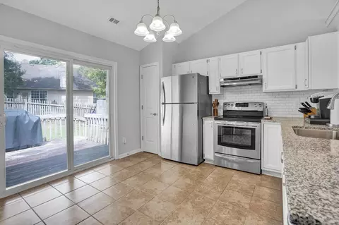 811 Alpha Dr, Durham, NC 27703 photo 7