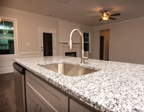 136 Shadybrook Dr, Benson, NC 27504 photo 6